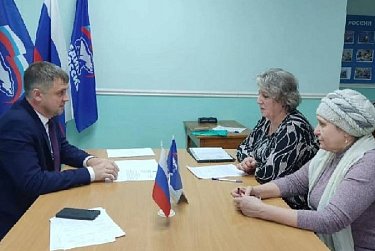 С актуальными вопросами – к парламентарию